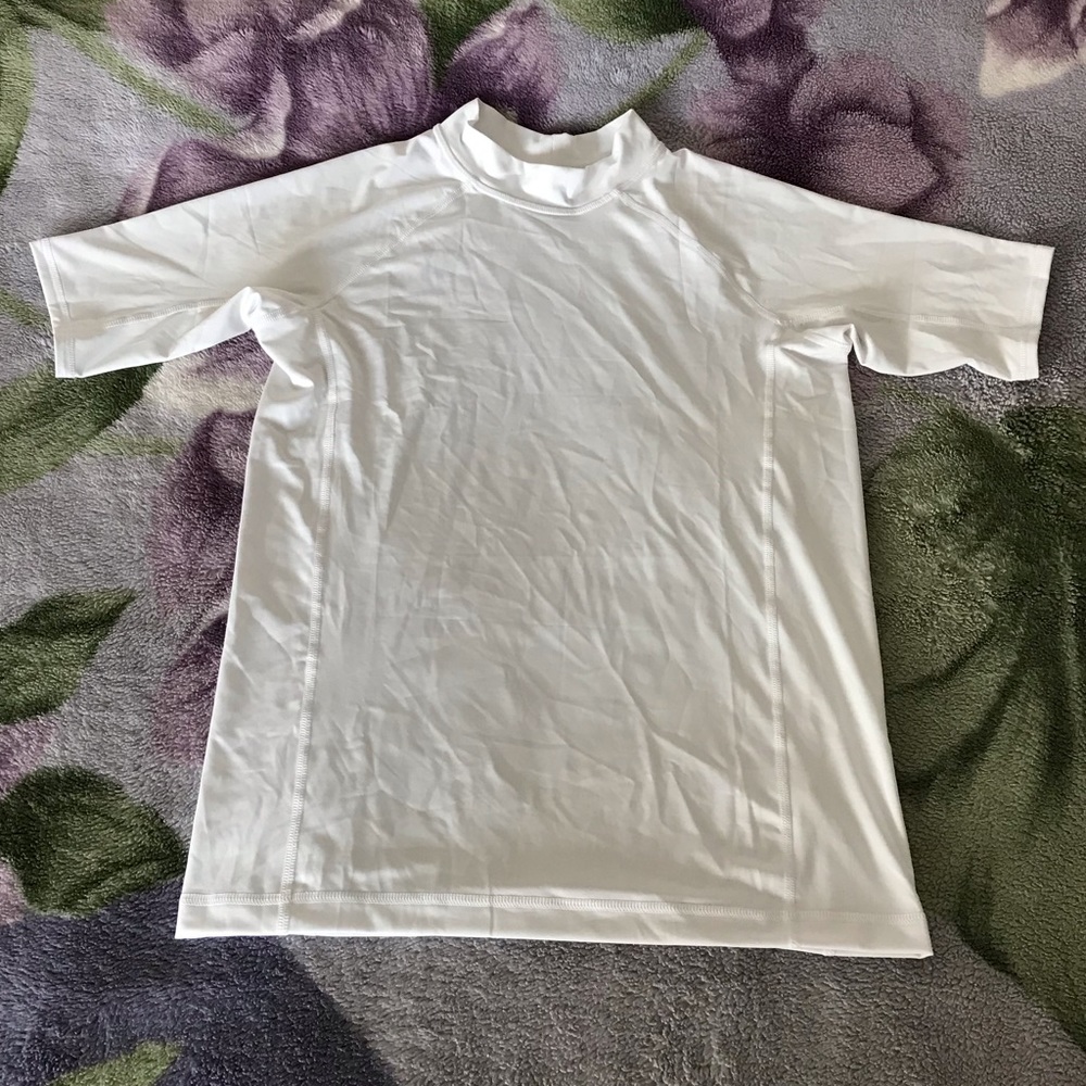 Lands’ End Boys Short Sleeve Crew Neck Swim UPF 50 Rash Guard - Picture 4 of 11